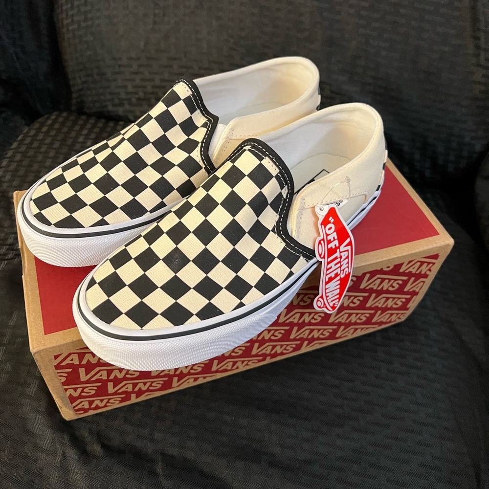 NWT- Brand New size  7 Women’s Vans slides - checkerboard style- cute and comfy